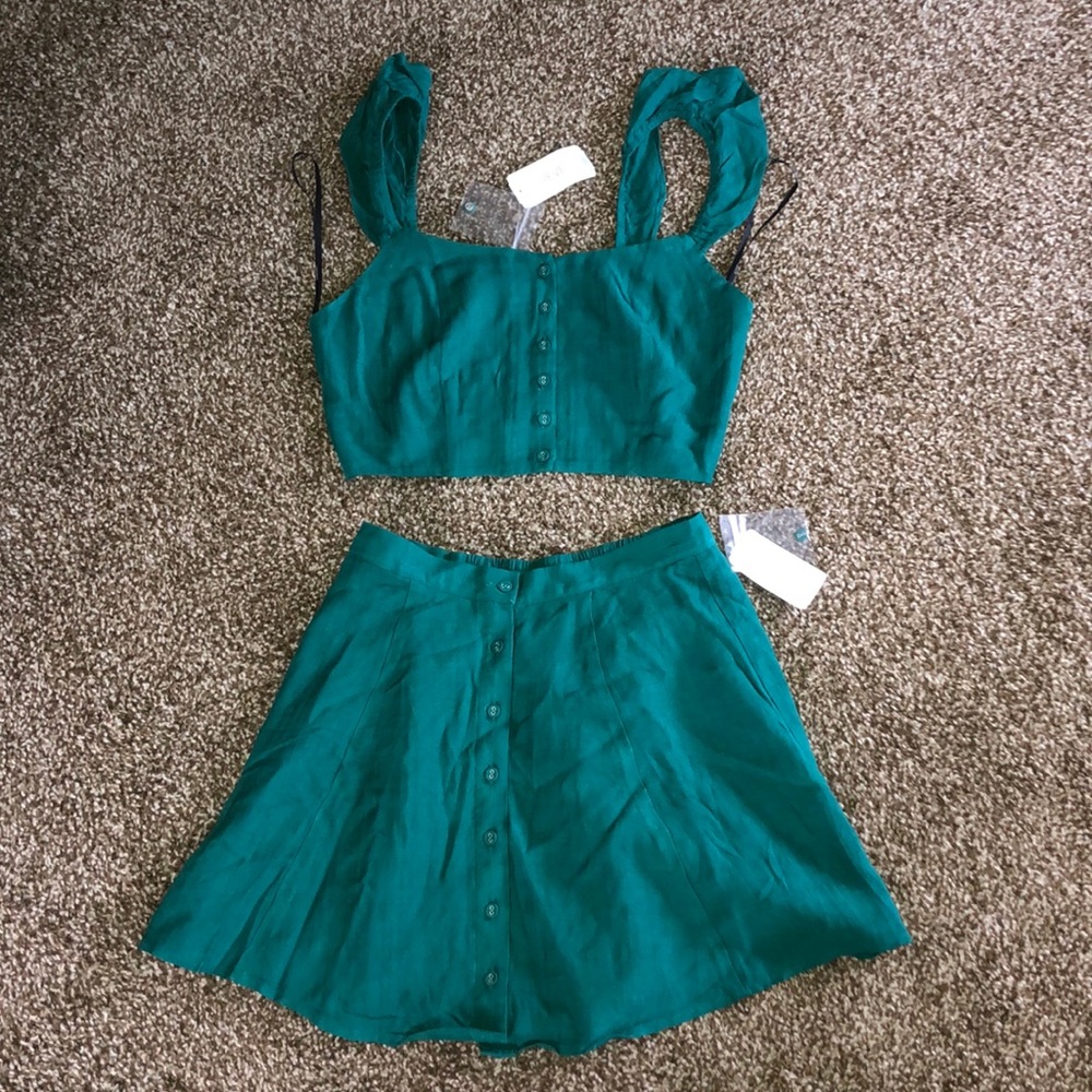 Forever 21 Emerald button crop with skirt NWT
